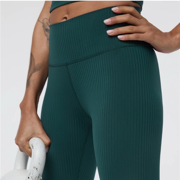 Vuori Women's Moss Green Inversion Rib Performance Leggings Size M - Picture 1 of 11